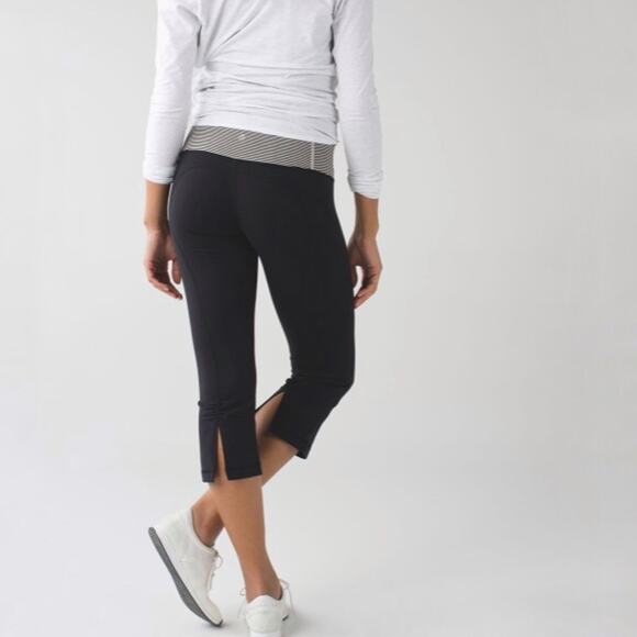 Lululemon Gather and Crow Crops Capris Leggings Size 4 Black Tonka Stripe Cashew - Picture 2 of 15